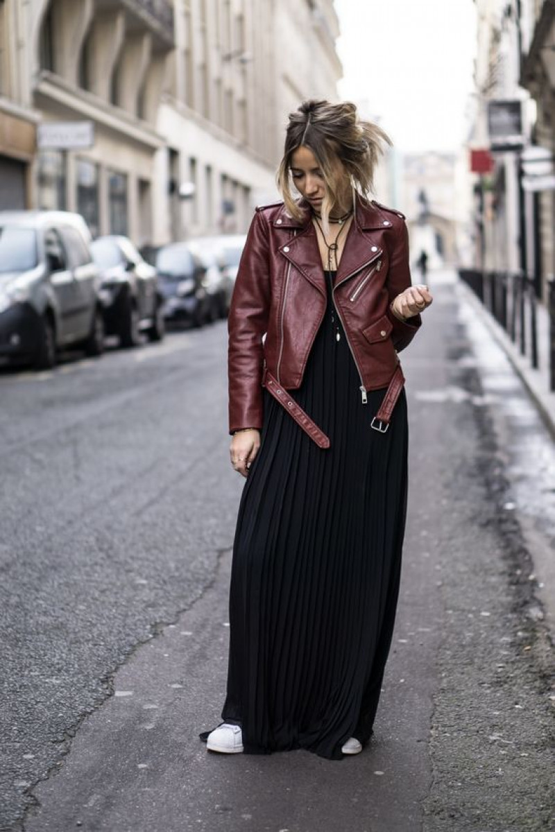 tenue mars femme, leather jacket, trench coat