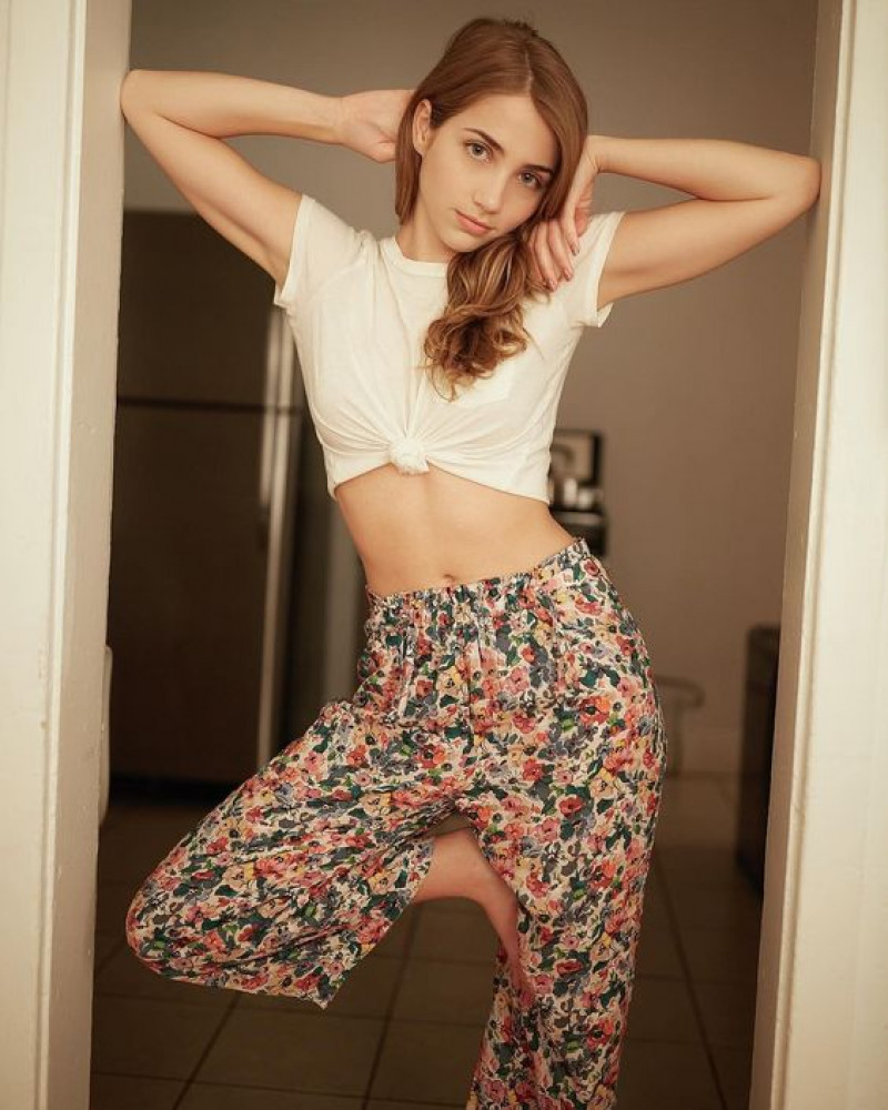 Emily Rudd hot outfit